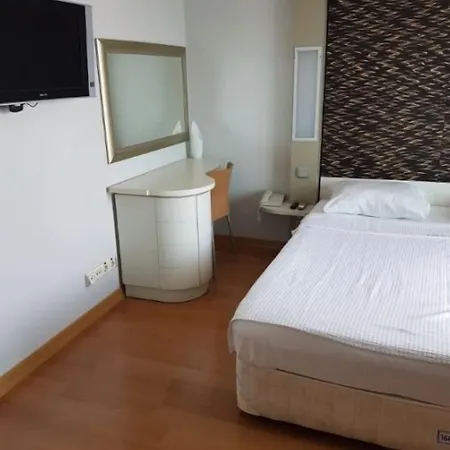 Synosse 4* טורגוטריס